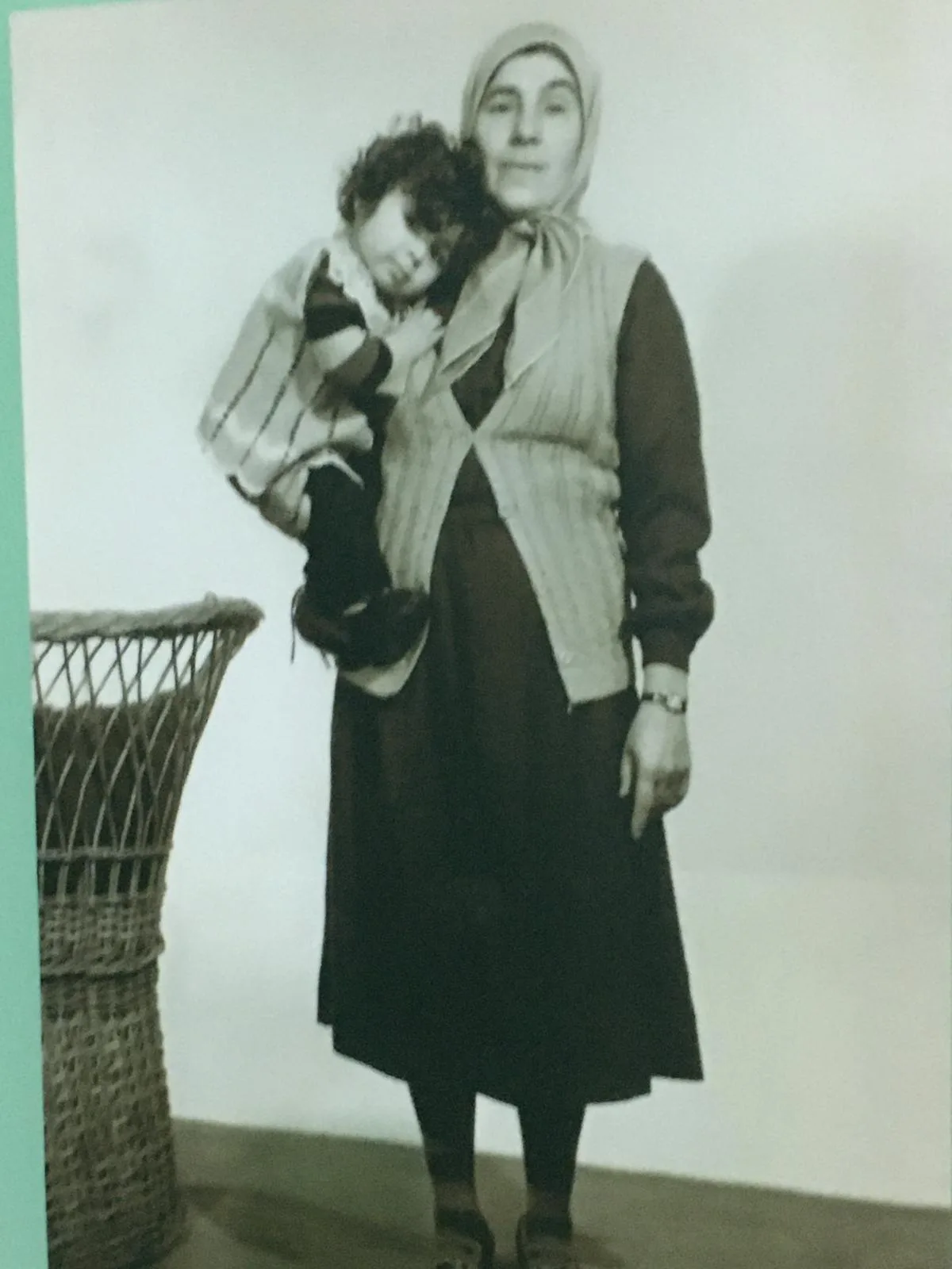 Zehra Türk ve torunu Selim, 1983